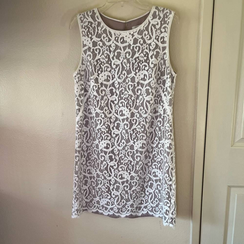 Elegant White Lace Sleeveless Sheath Dress